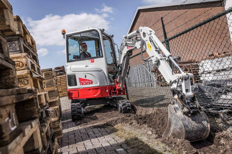 Takeuchi TB325 R